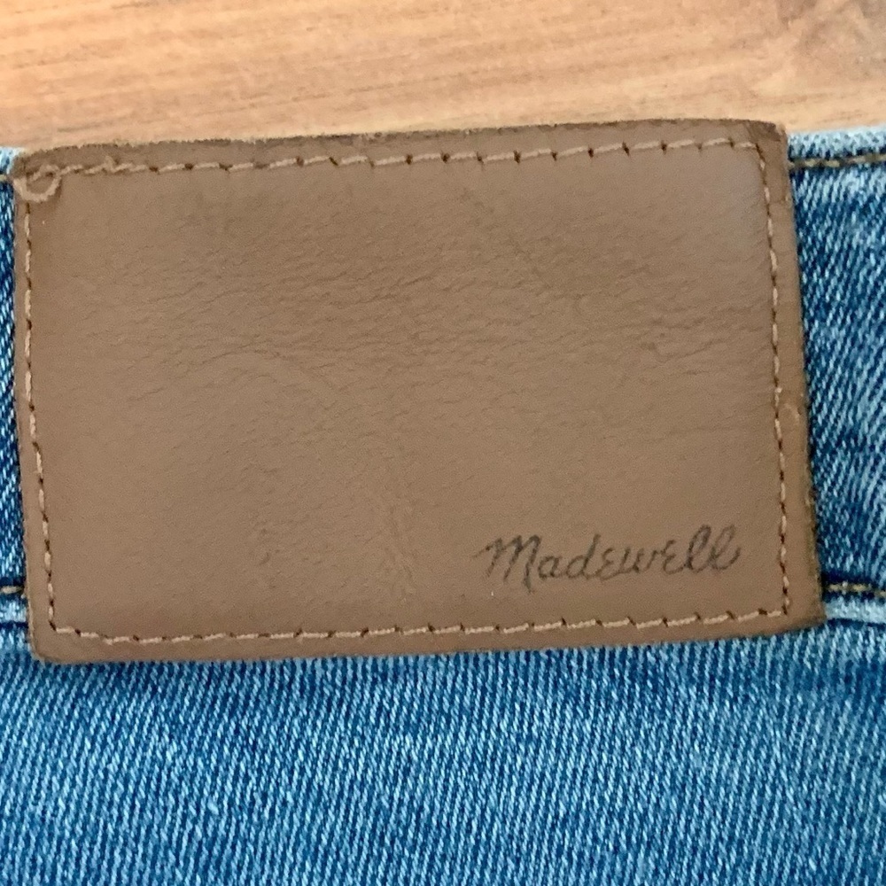 Madewell 10" High-Rise Skinny Jeans in Mackey Wash: Button-Front Edition size 26 - Picture 6 of 8